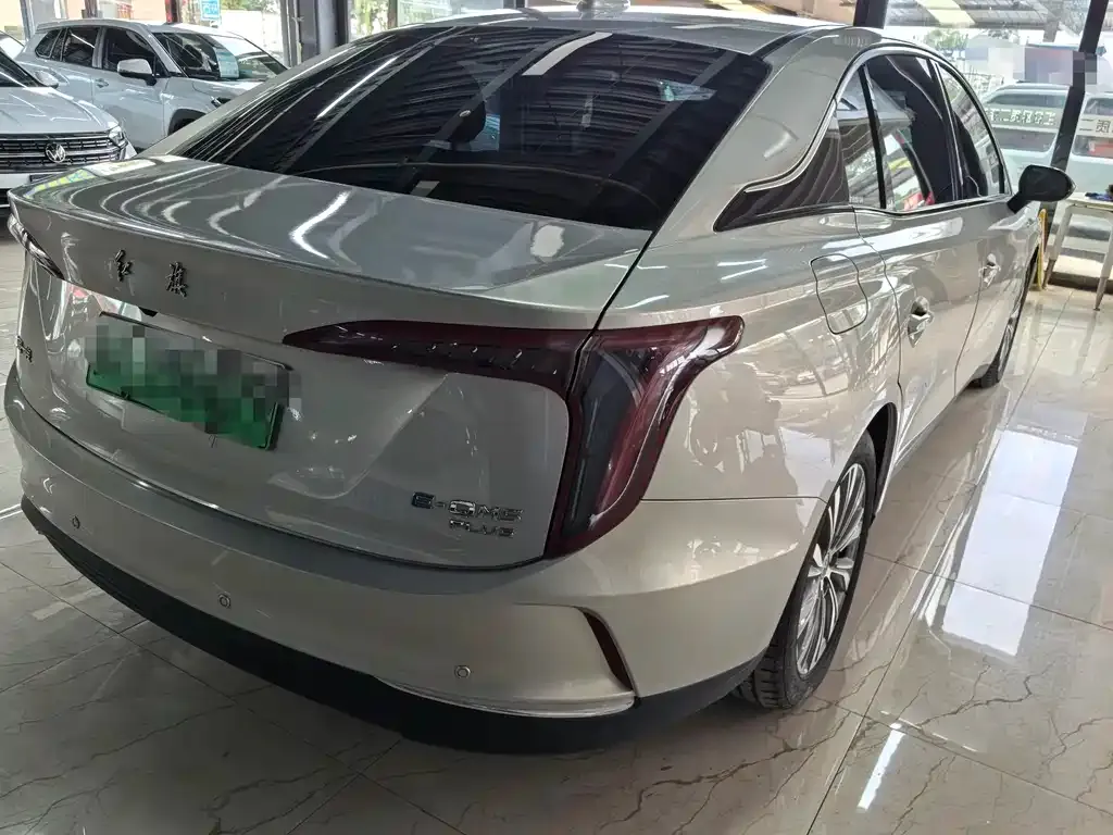 Hongqi E-QM5 — фото 7