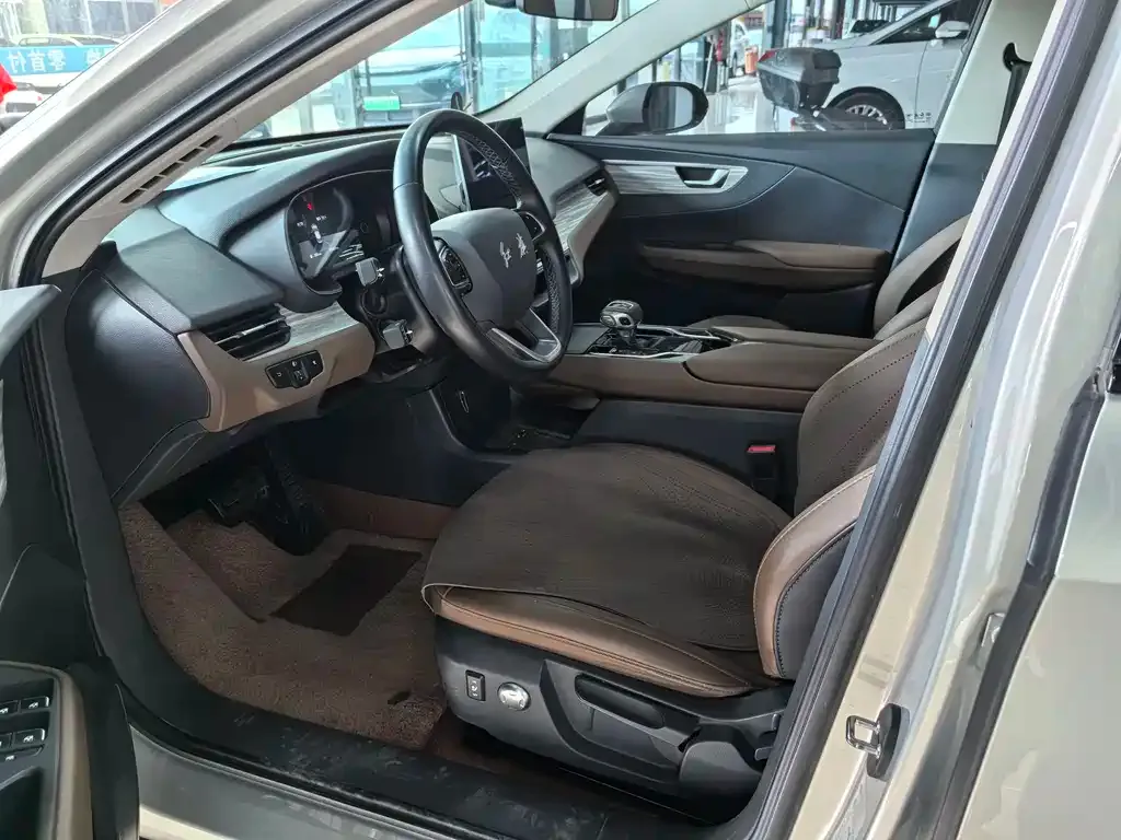 Hongqi E-QM5 — фото 6