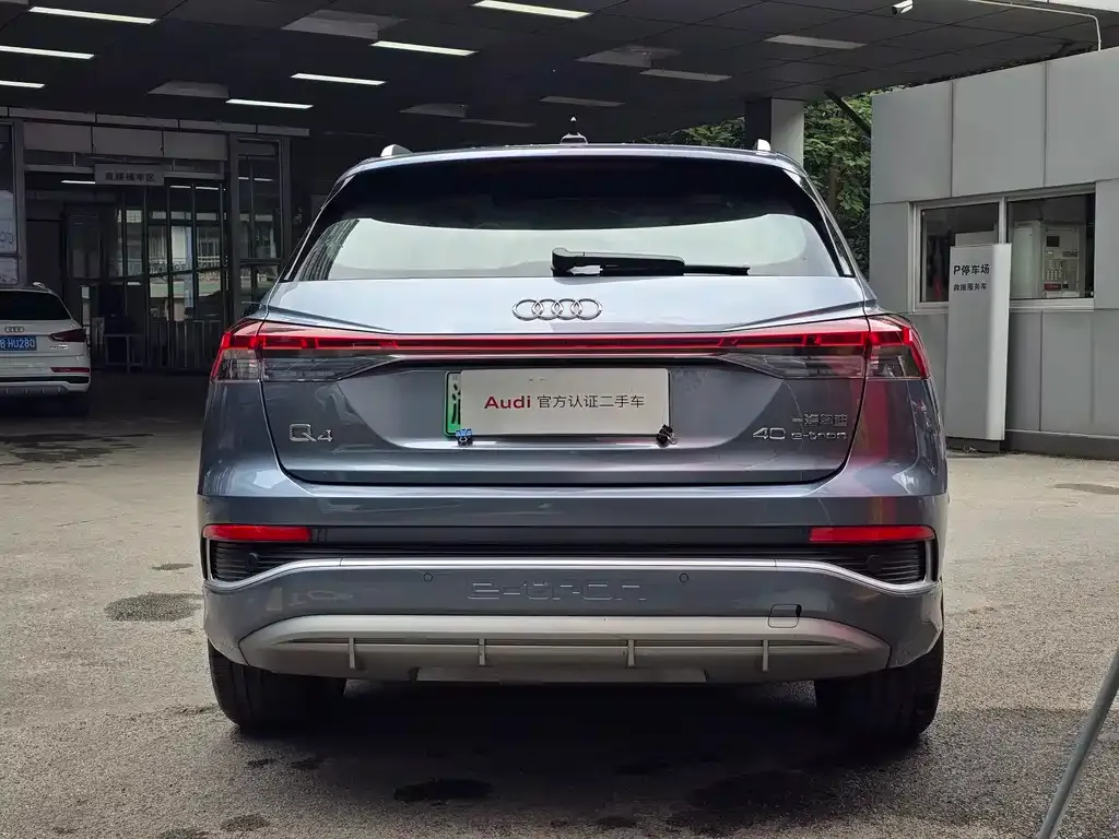 Audi Q4 e-tron — фото 8