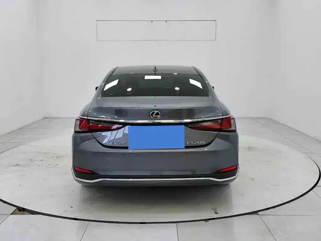 Lexus ES — фото 8