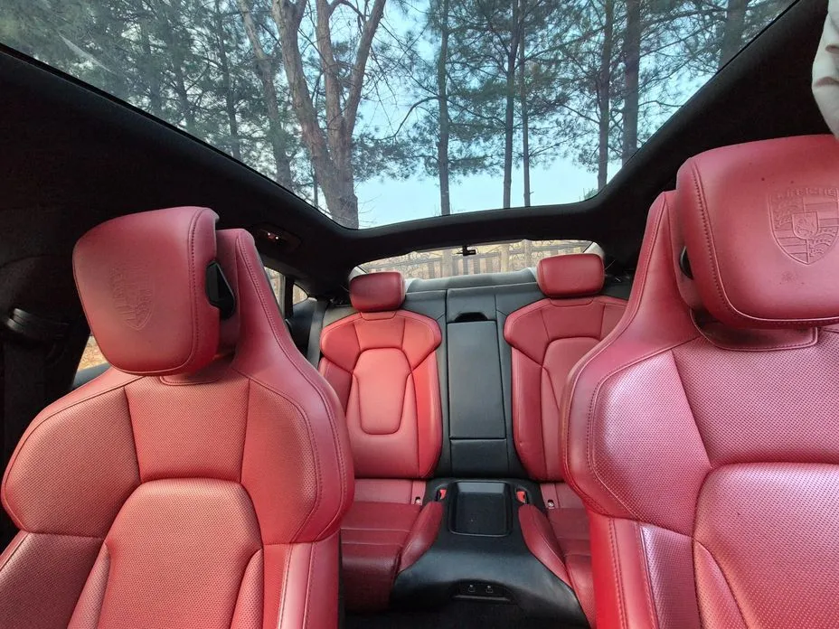 Porsche Taycan 2021 из KR, фото 9