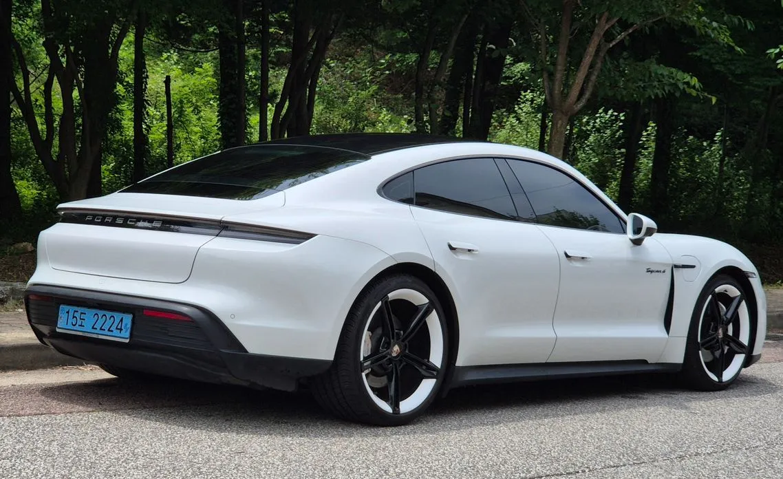 Porsche Taycan 2021 из KR, фото 7