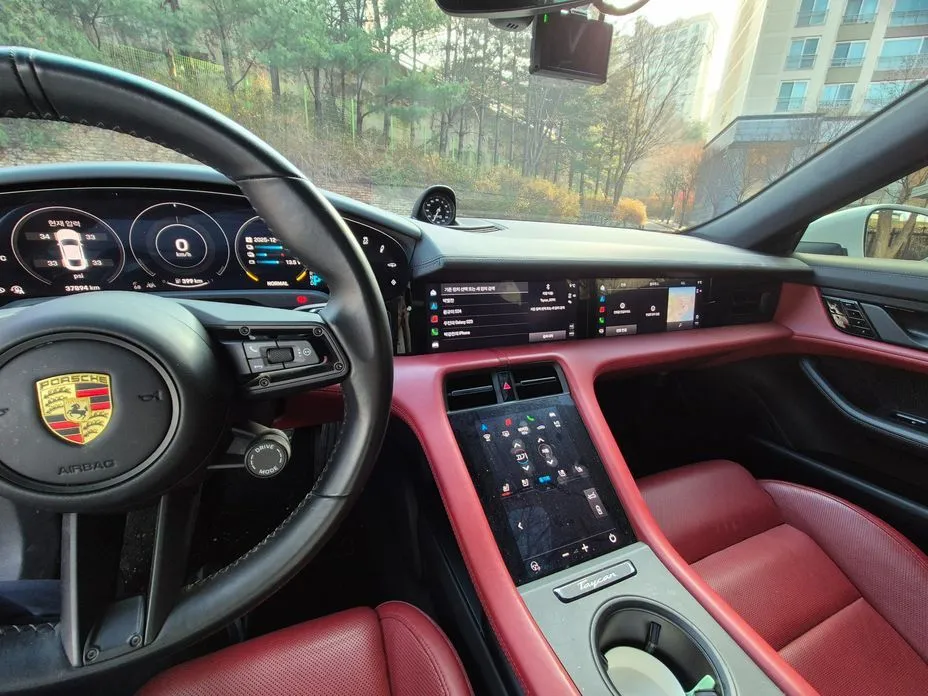 Porsche Taycan 2021 из KR, фото 4