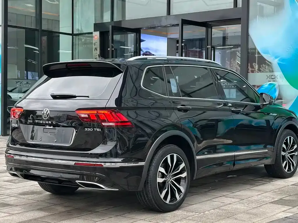 Volkswagen Tiguan L — фото 4