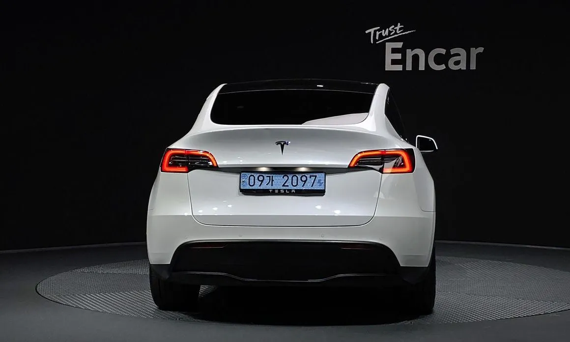 Tesla Model Y 2021 из KR, фото 2