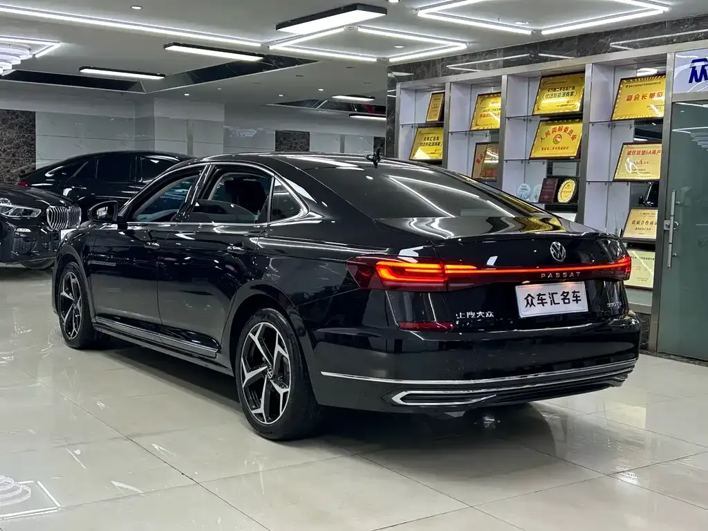 Volkswagen Passat — фото 6