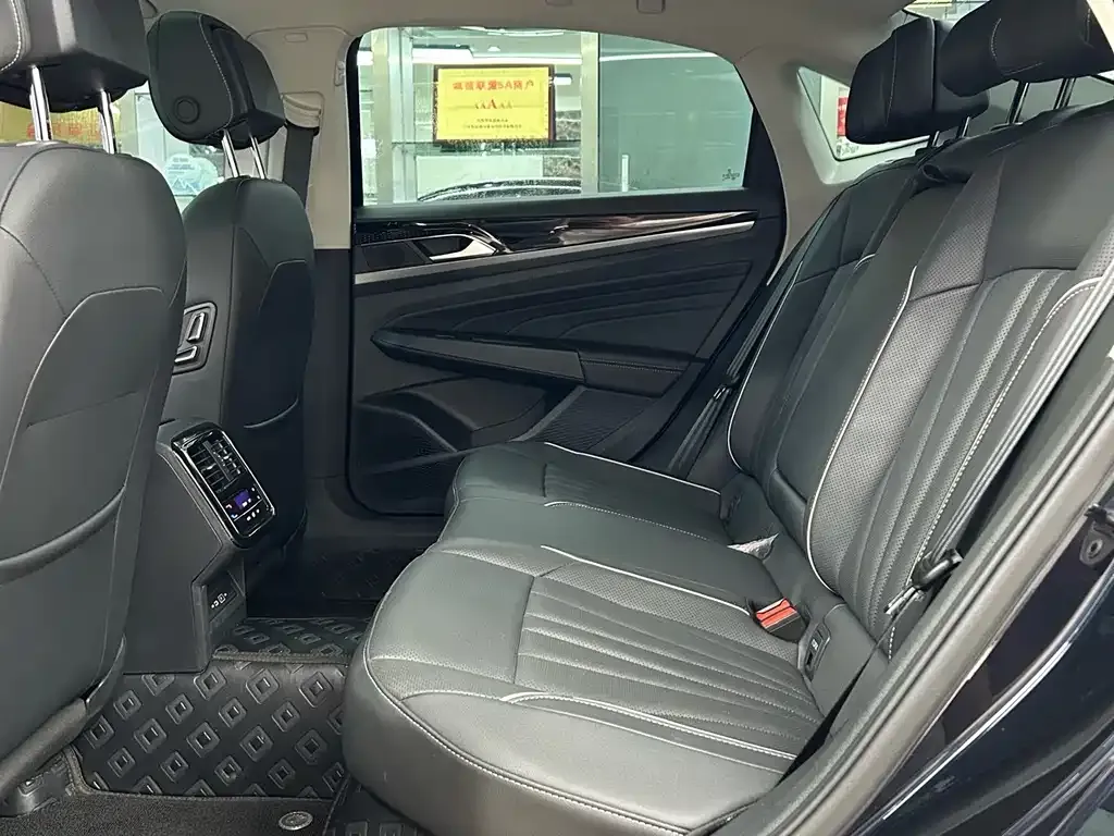 Volkswagen Passat — фото 4