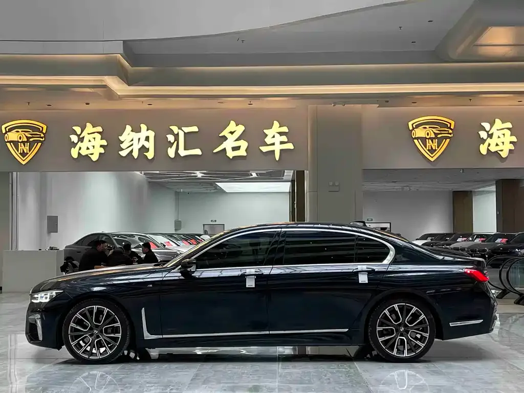 BMW 7 Series 2022 из CN, фото 9