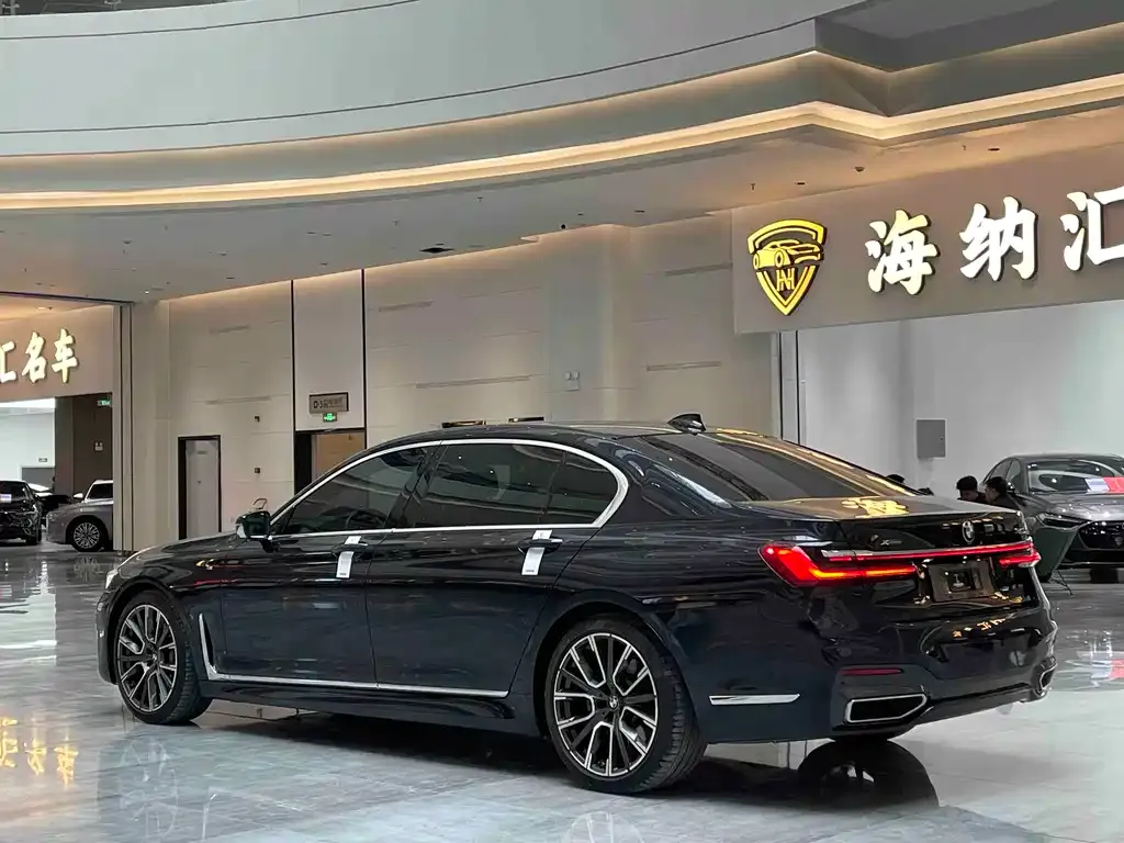 BMW 7 Series 2022 из CN, фото 10