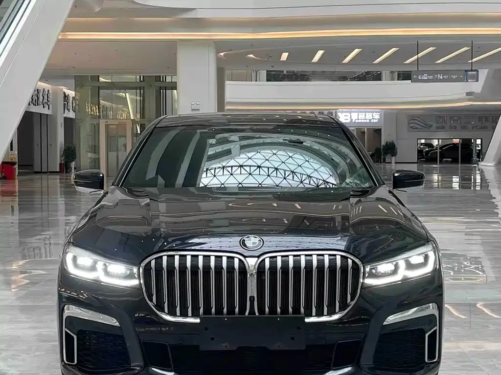 BMW 7 Series 2022 из CN, фото 2