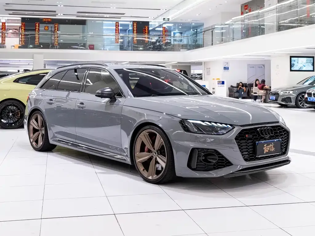 Audi RS 4 2022 из CN, фото 7