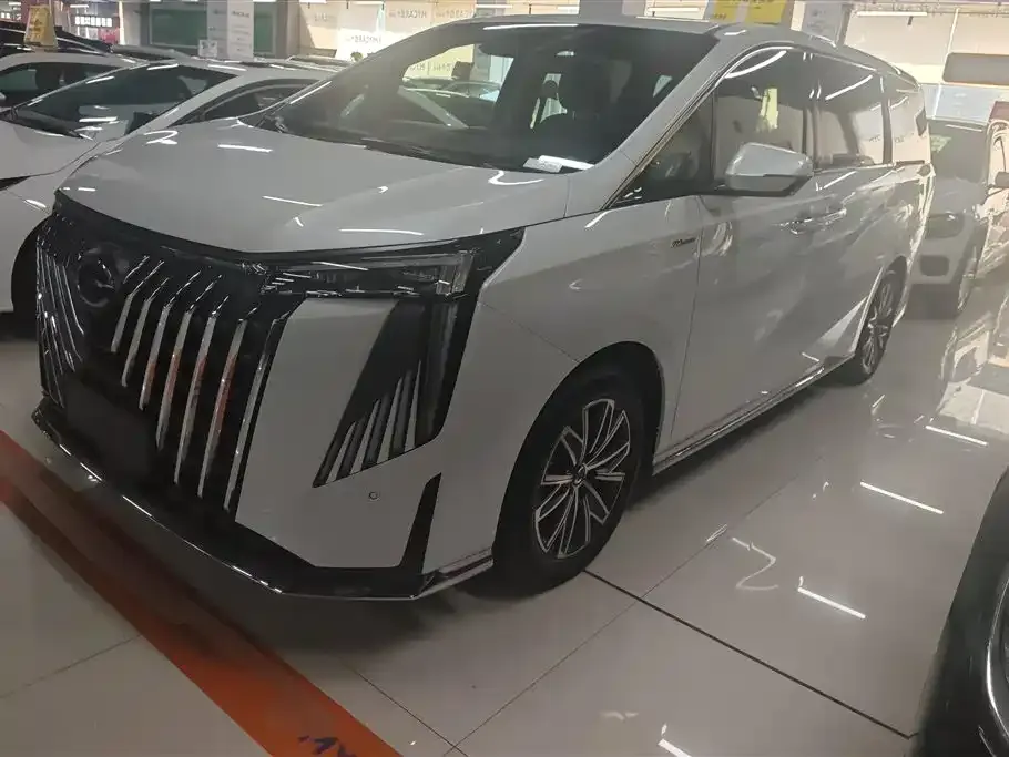 GAC Motor Trumpchi M8 — фото 1