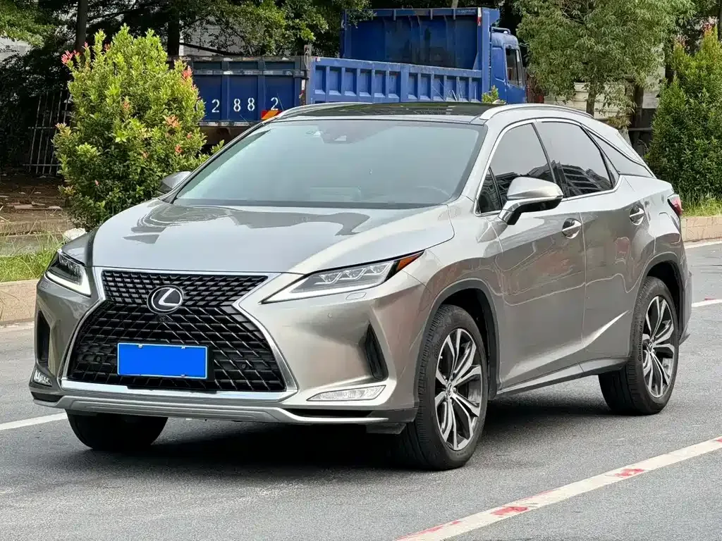 Lexus RX — фото 1