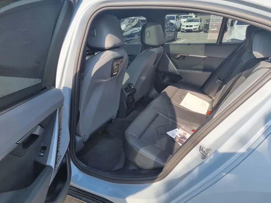 BMW 5-Series 2024 из KR, фото 2