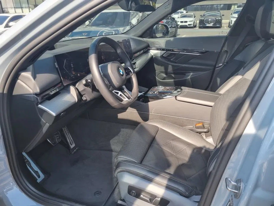BMW 5-Series 2024 из KR, фото 3