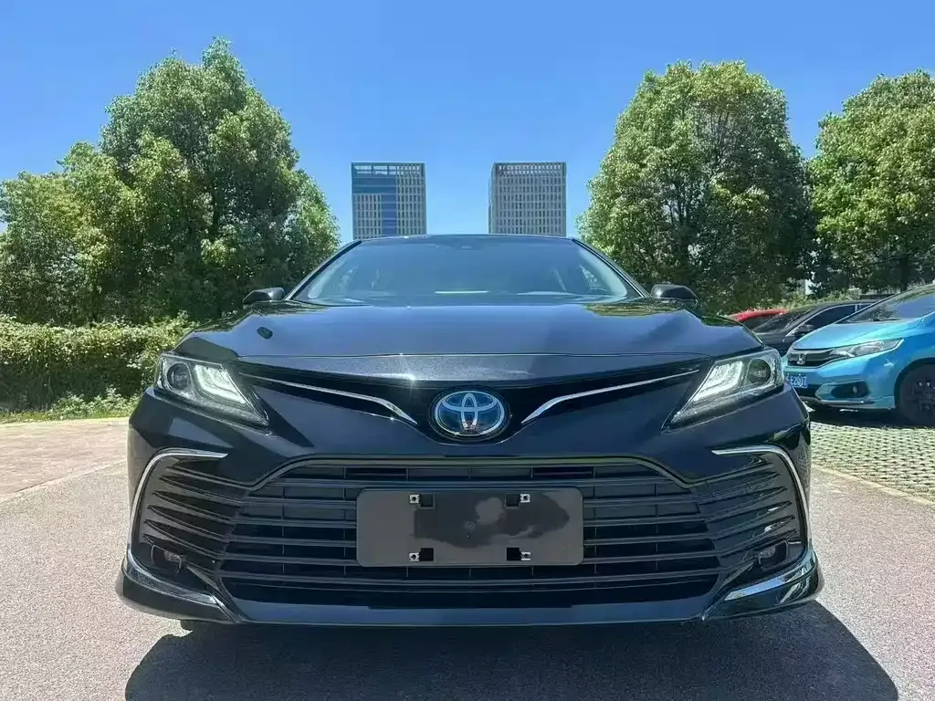 Toyota Camry — фото 4