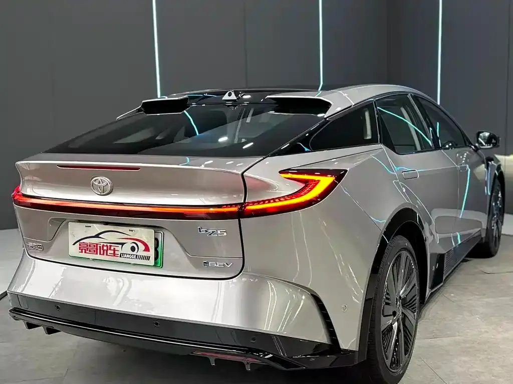 Toyota bZ5 2025 из CN, фото 6
