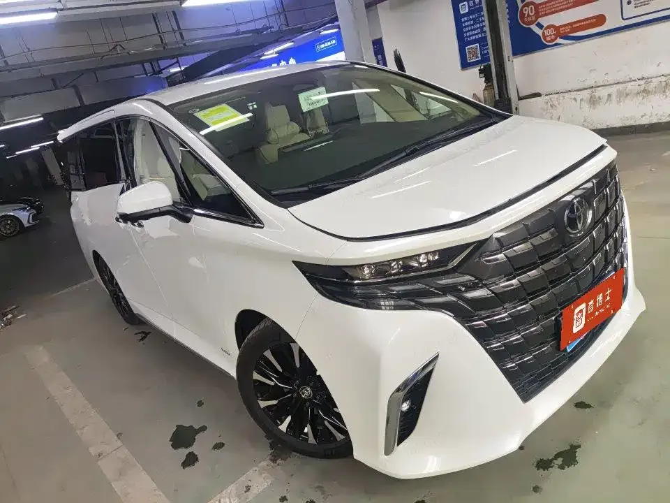 Toyota Alphard — фото 6