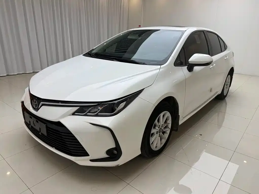 Toyota Corolla — фото 1