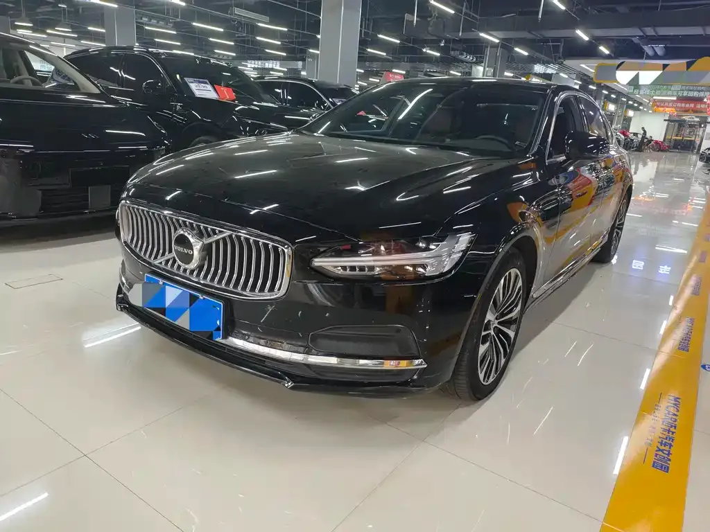 Volvo S90 — фото 1