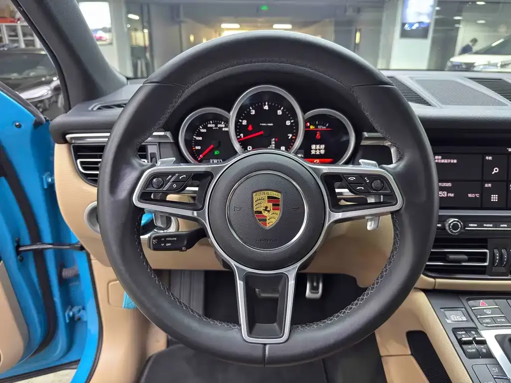 Porsche Macan — фото 4