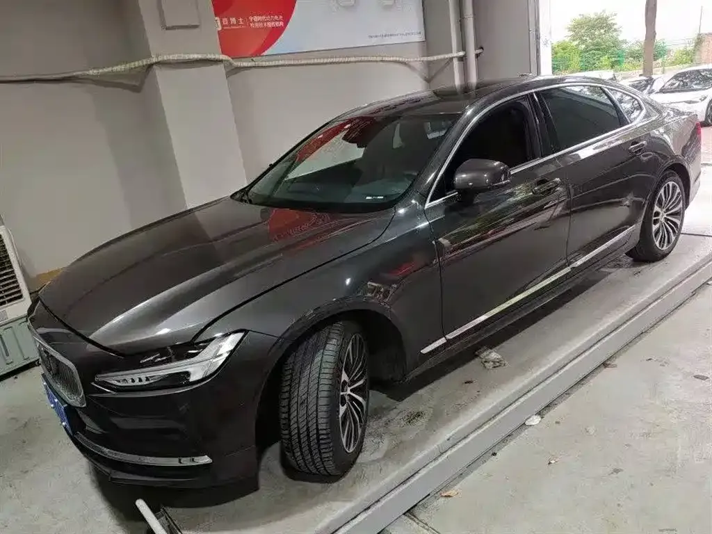 Volvo S90 — фото 1