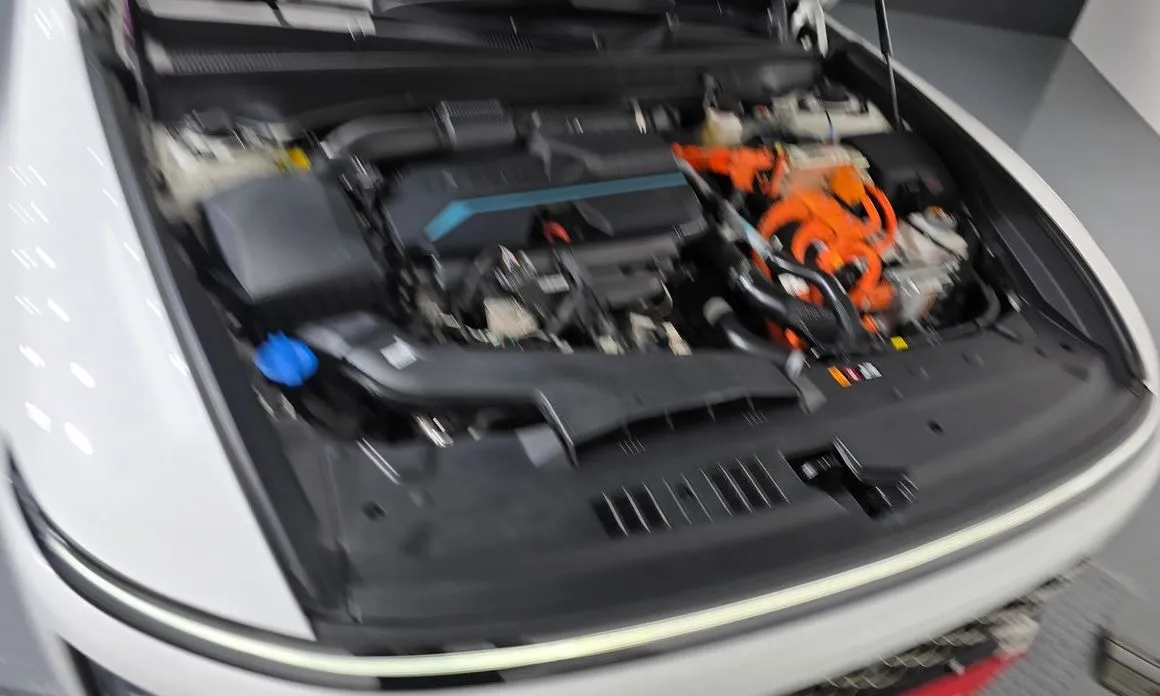 Hyundai Grandeur 2023 из KR, фото 9
