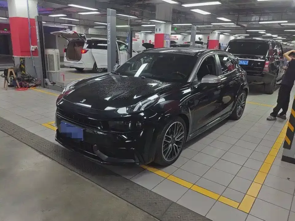 Lynk & Co 02 Hatchback