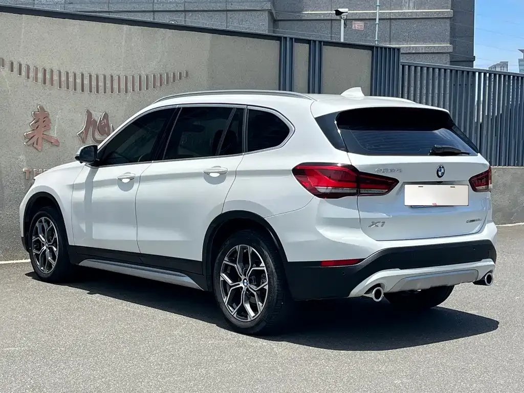 BMW X1 — фото 8