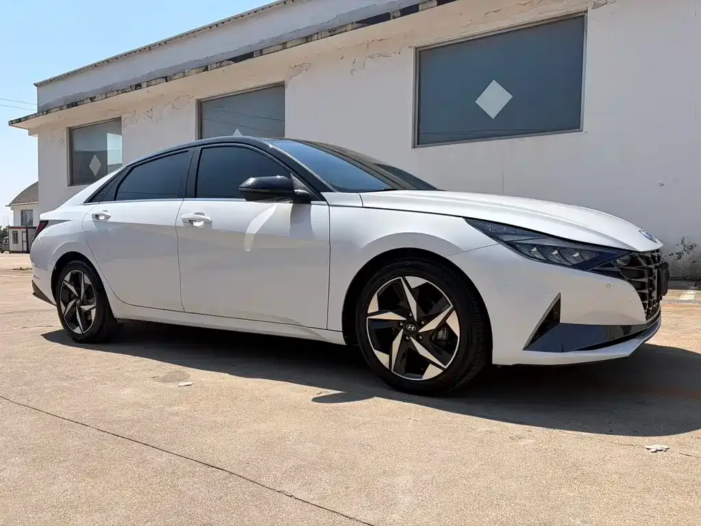 Hyundai Elantra — фото 6