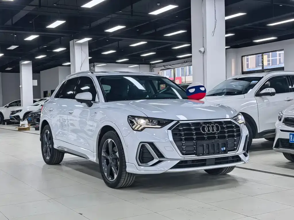 Audi Q3 — фото 8