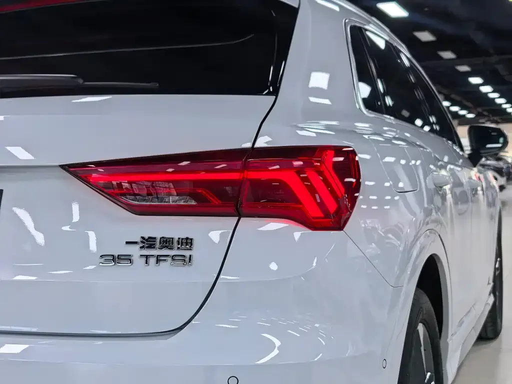 Audi Q3 — фото 3