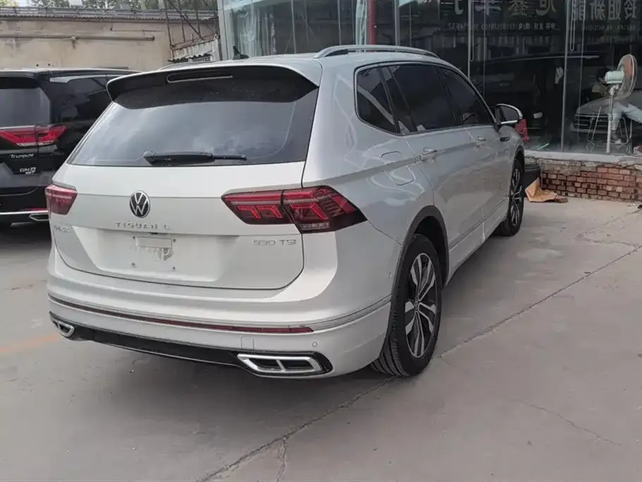 Volkswagen Tiguan L — фото 3