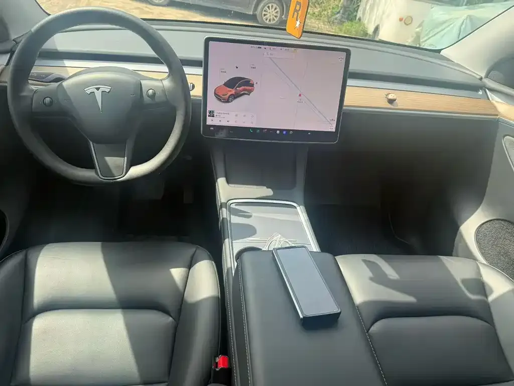 Tesla Model Y — фото 7
