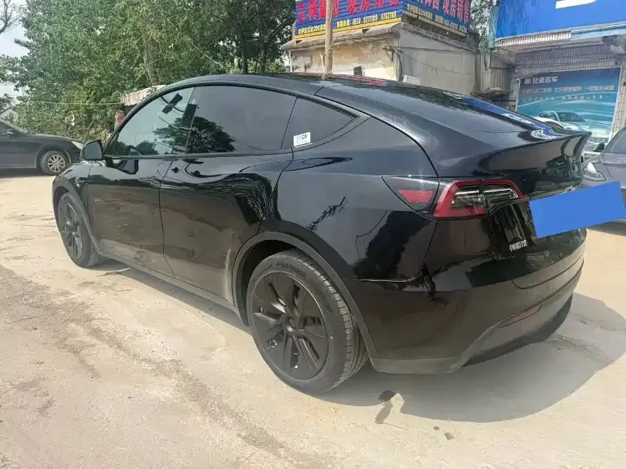 Tesla Model Y — фото 9