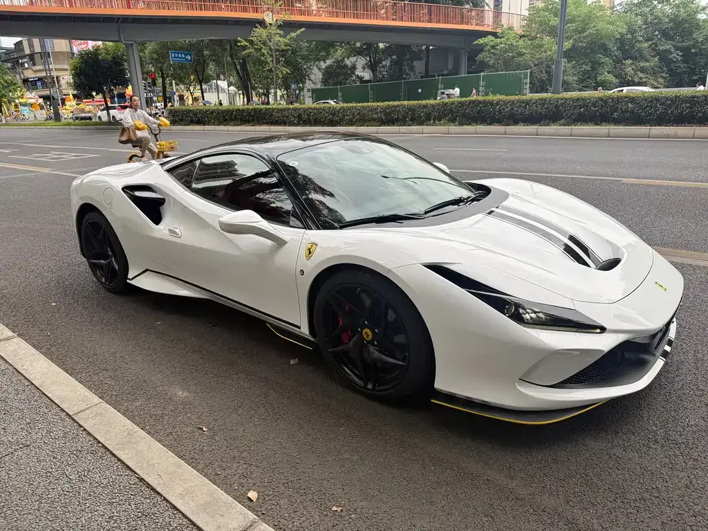 Ferrari F8 — фото 8