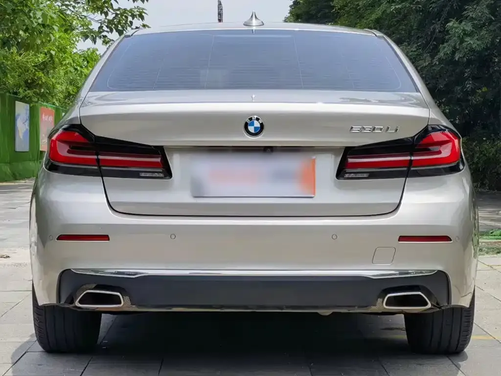 BMW 5 Series — фото 2