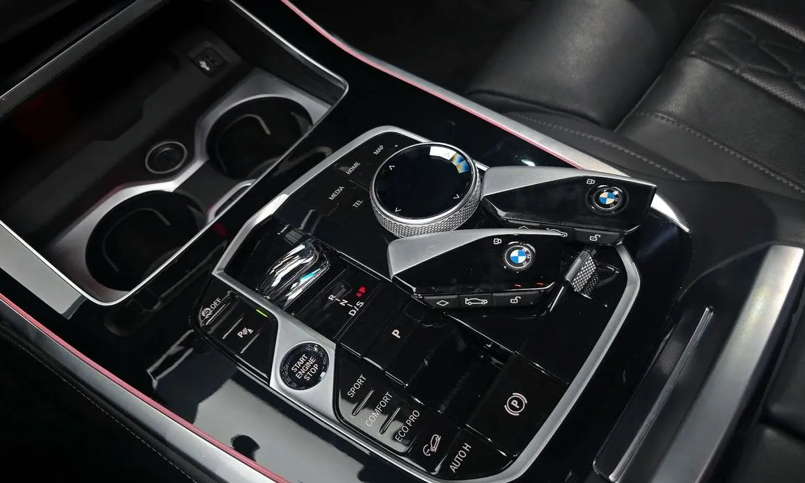 BMW X7 2024 из KR, фото 8