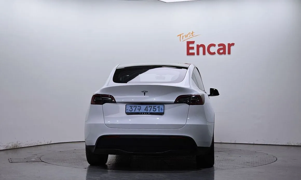 Tesla Model Y — фото 3