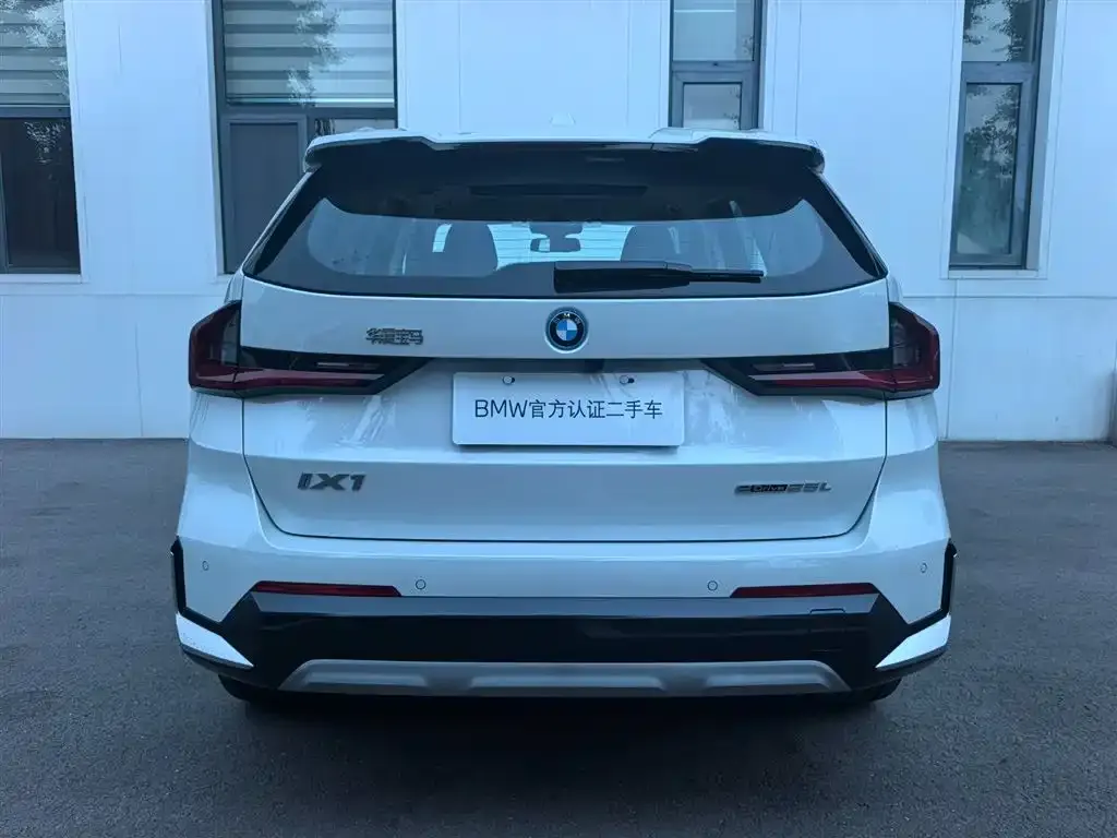 BMW iX1 2025 из CN, фото 2