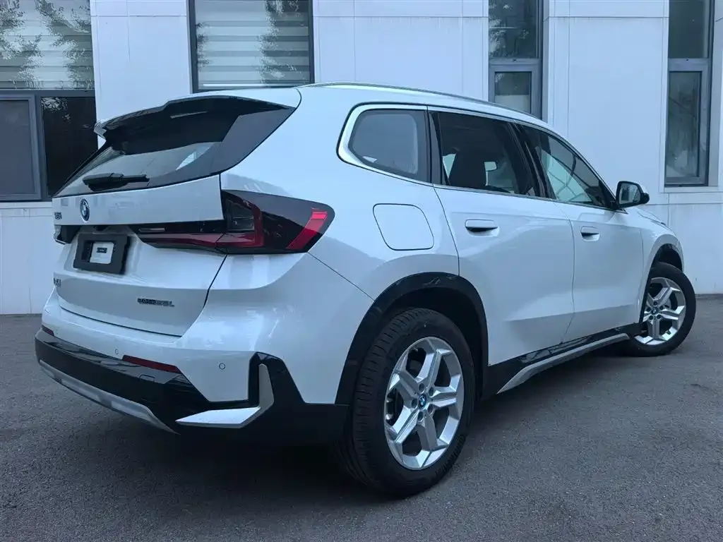 BMW iX1 2025 из CN, фото 7