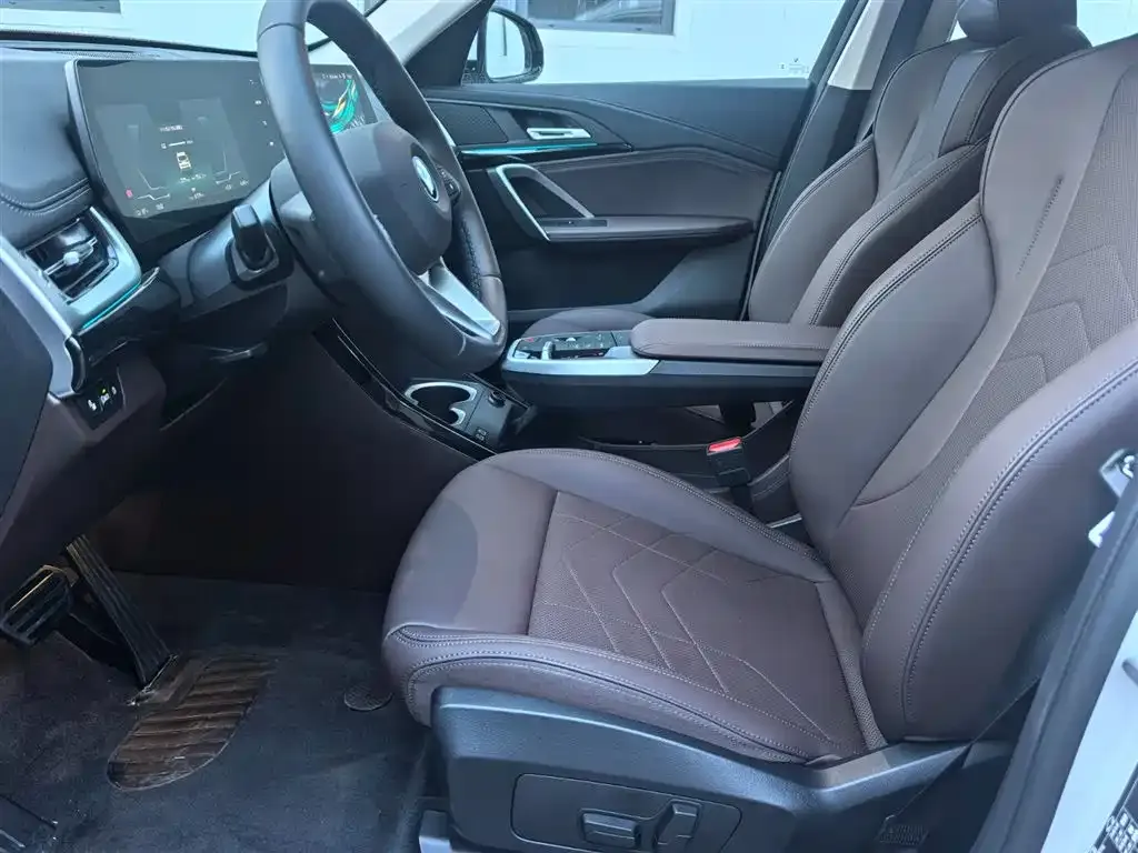 BMW iX1 2025 из CN, фото 3