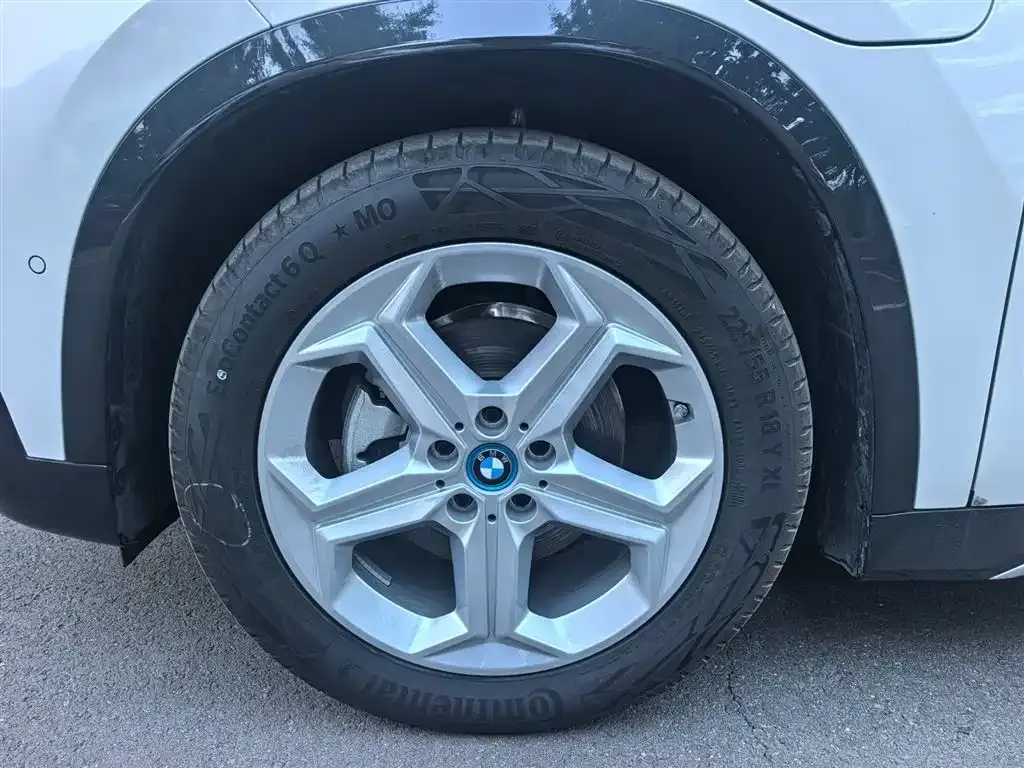 BMW iX1 2025 из CN, фото 8