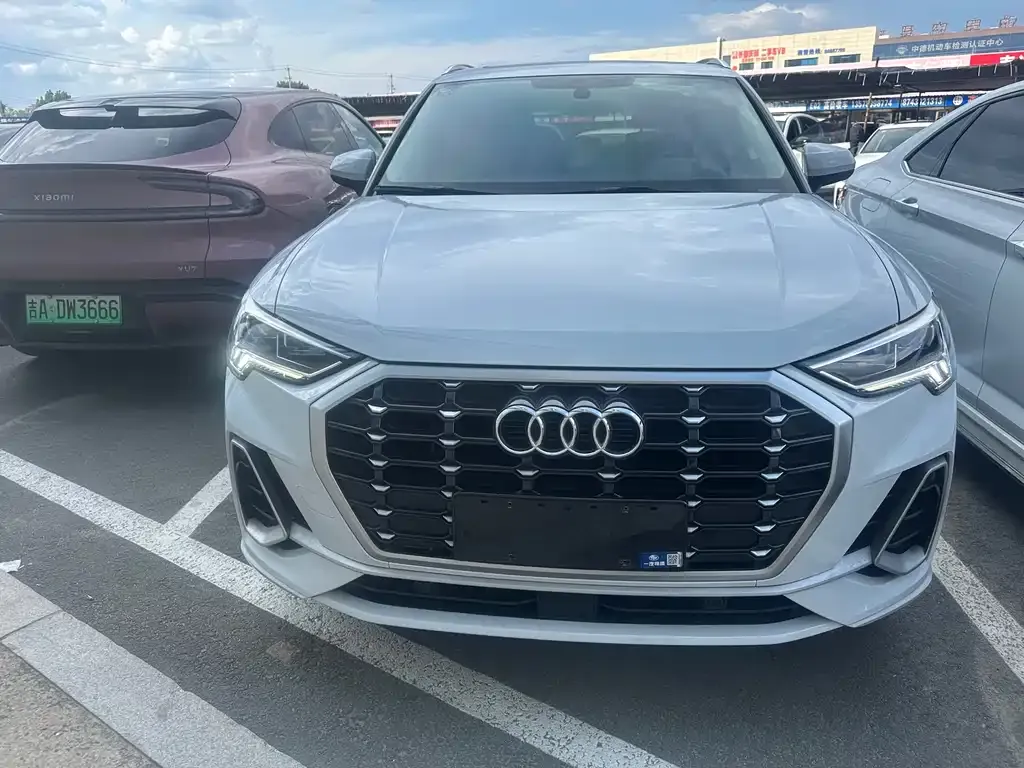 Audi Q3 — фото 10