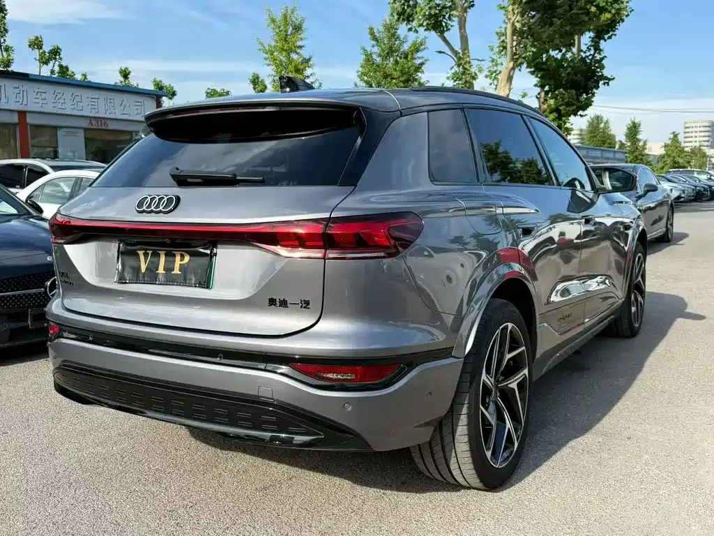 Audi Q6L e-tron — фото 9
