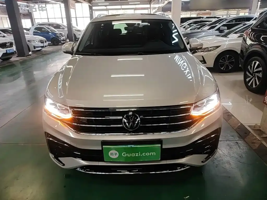 Volkswagen Tiguan L — фото 3