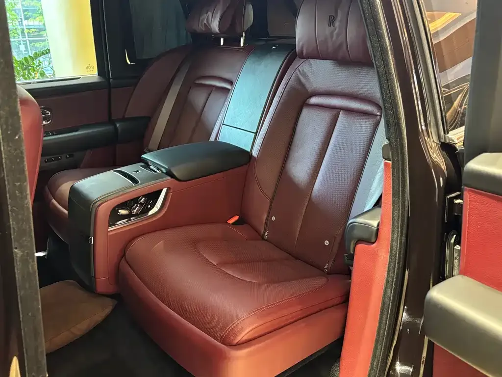 Rolls-Royce Cullinan 2021 из CN, фото 3