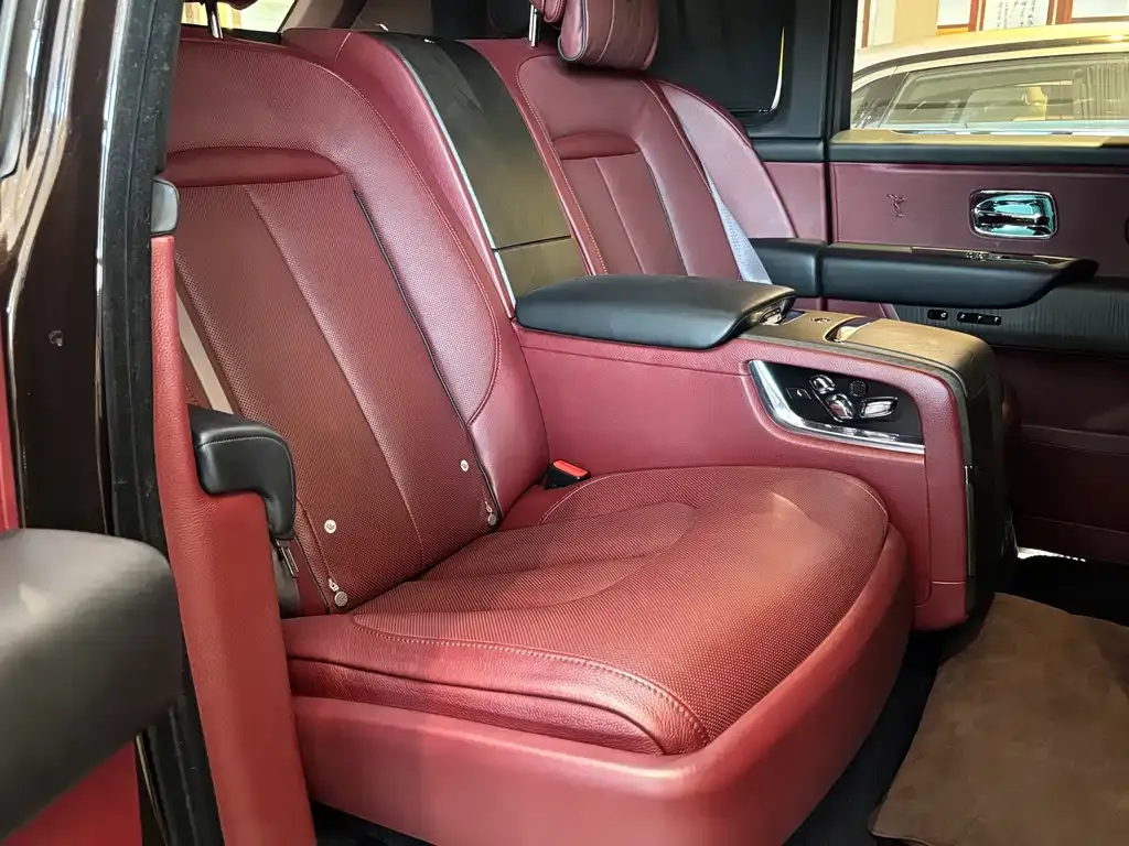 Rolls-Royce Cullinan 2021 из CN, фото 4