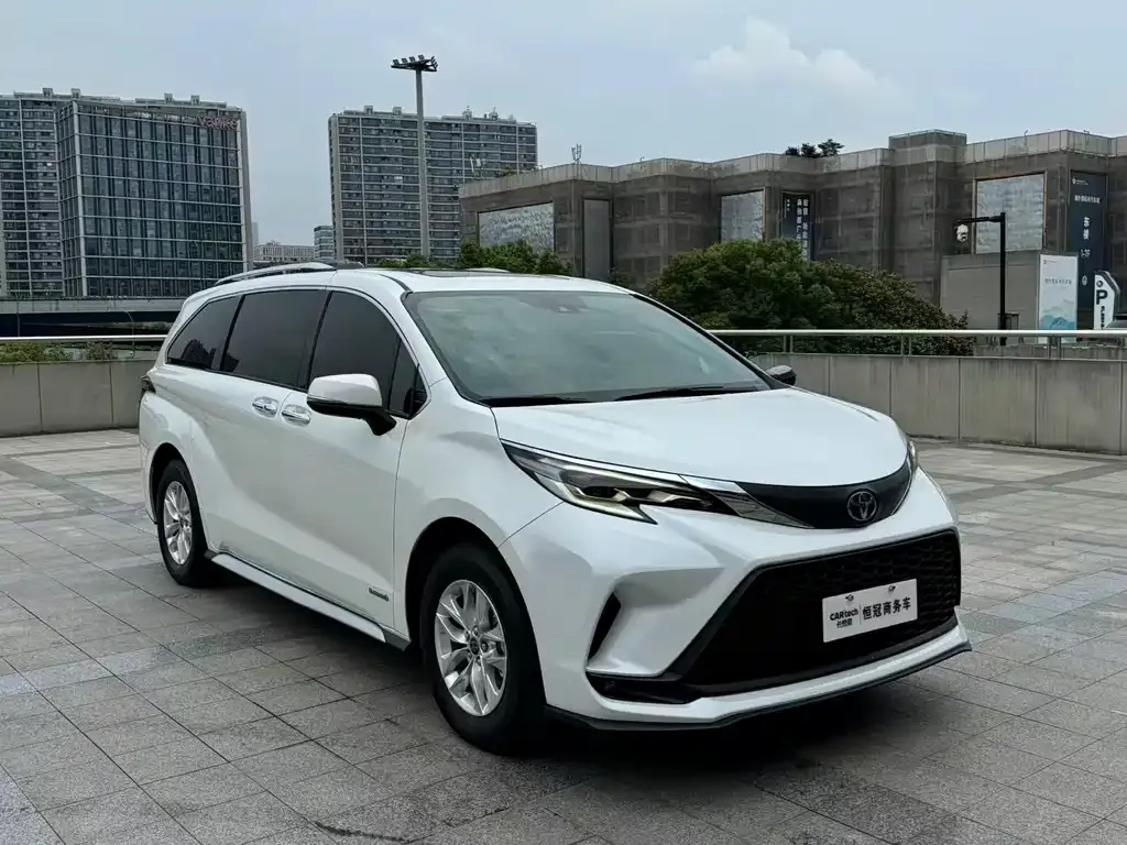 Toyota Granvia — фото 4
