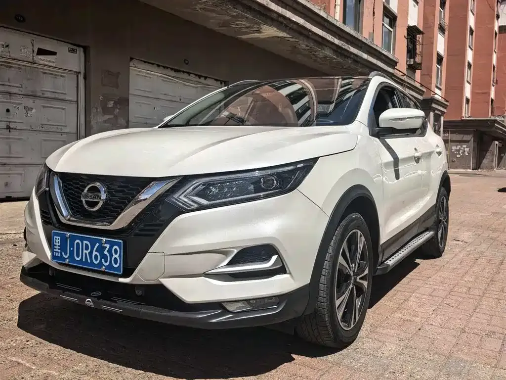 Nissan Qashqai — фото 1